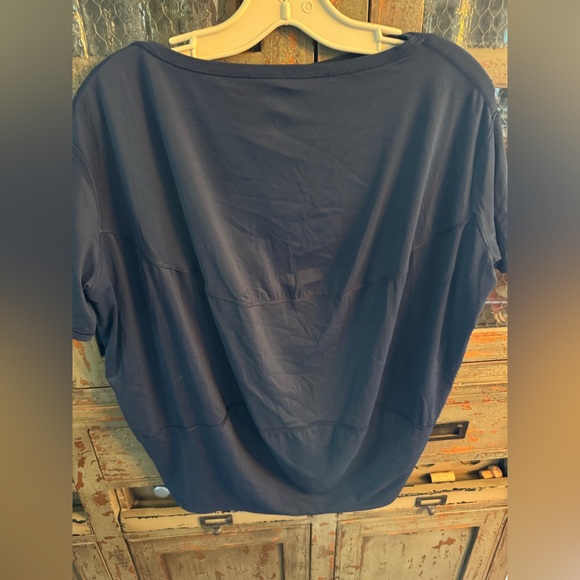 lululemon athletica Tops - Lululemon Athletica Navy blue Back in Action 3/4 sleeve top